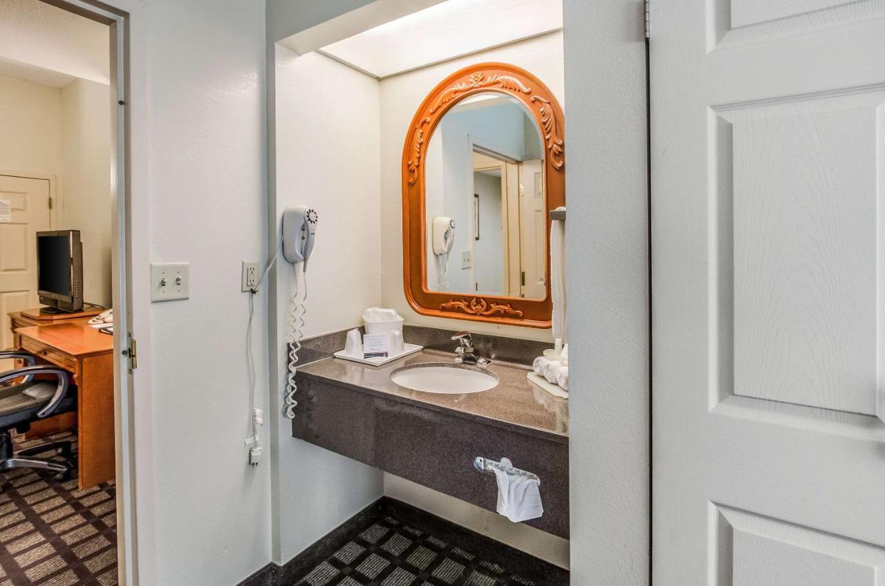 Savannah Gateway Hotel & Suites Georgetown Bagian luar foto