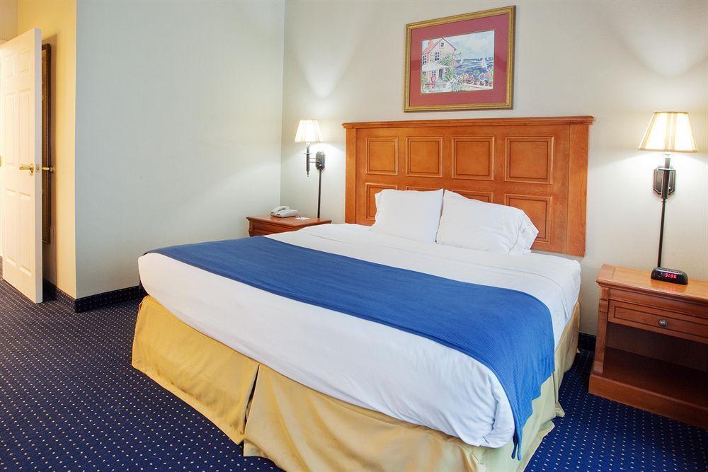 Savannah Gateway Hotel & Suites Georgetown Ruang foto